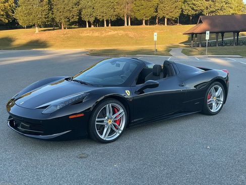 Used 2013 Ferrari 458 Spider image 12