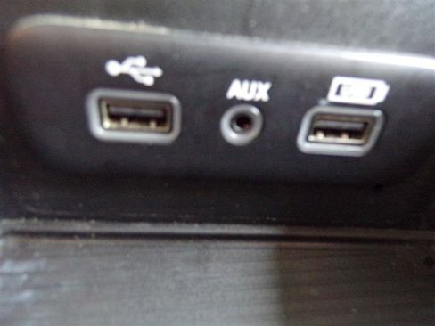 Used 2019 RAM 1500 Classic SLT image 42