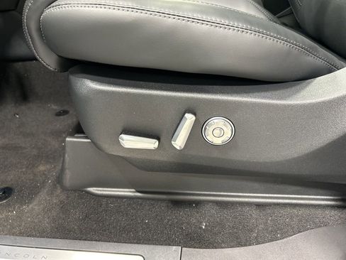 New 2026 Lincoln Navigator Reserve AWD/4WD image 11