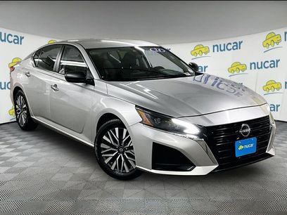 Used 2024 Nissan Altima 2.5 SV