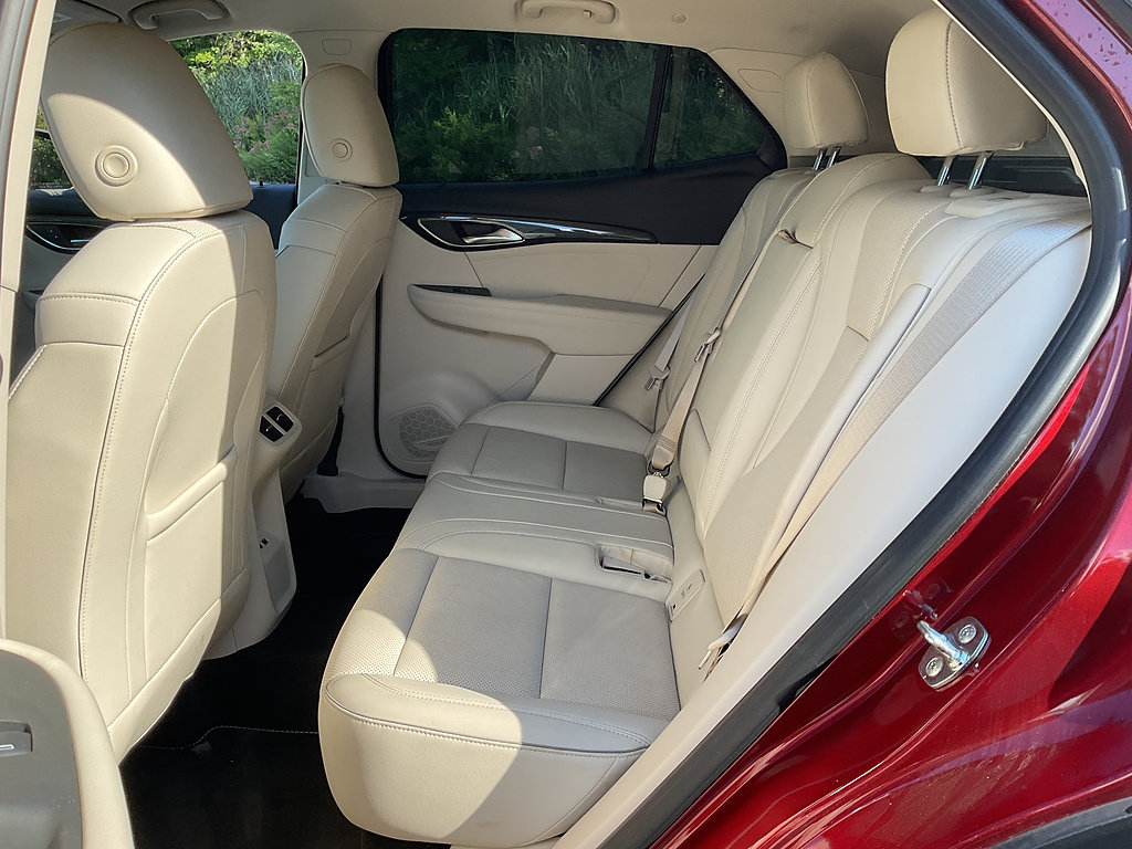 Used 2023 Buick Envision Essence AWD/4WD image 9