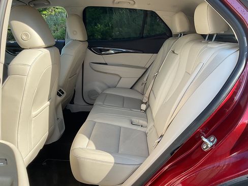 Used 2023 Buick Envision Essence AWD/4WD image 9