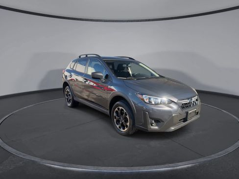 Used 2021 Subaru Crosstrek 2.0i image 2