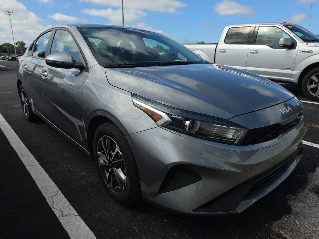 Certified 2022 Kia Forte LXS w/ LXS Technology Package FWD image 1