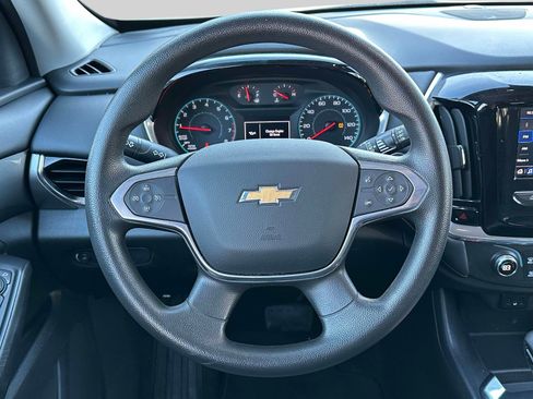 Used 2021 Chevrolet Traverse LS image 14