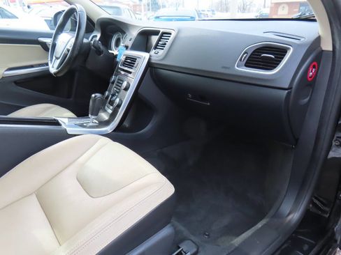 Used 2012 Volvo S60 T5 image 16