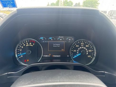 Used 2016 Ford F150 Lariat w/ Equipment Group 502A Luxury AWD/4WD image 30