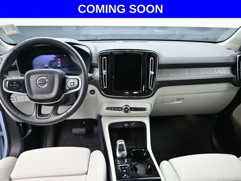 Used 2026 Volvo XC40 B5 Plus AWD/4WD image 17