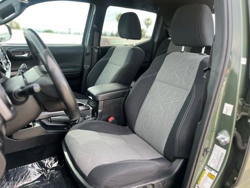 Used 2021 Toyota Tacoma TRD Sport w/ Technology Package RWD image 20