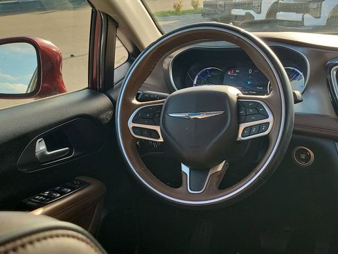 Used 2018 Chrysler Pacifica Limited w/ Advanced Safetytec Group image 16