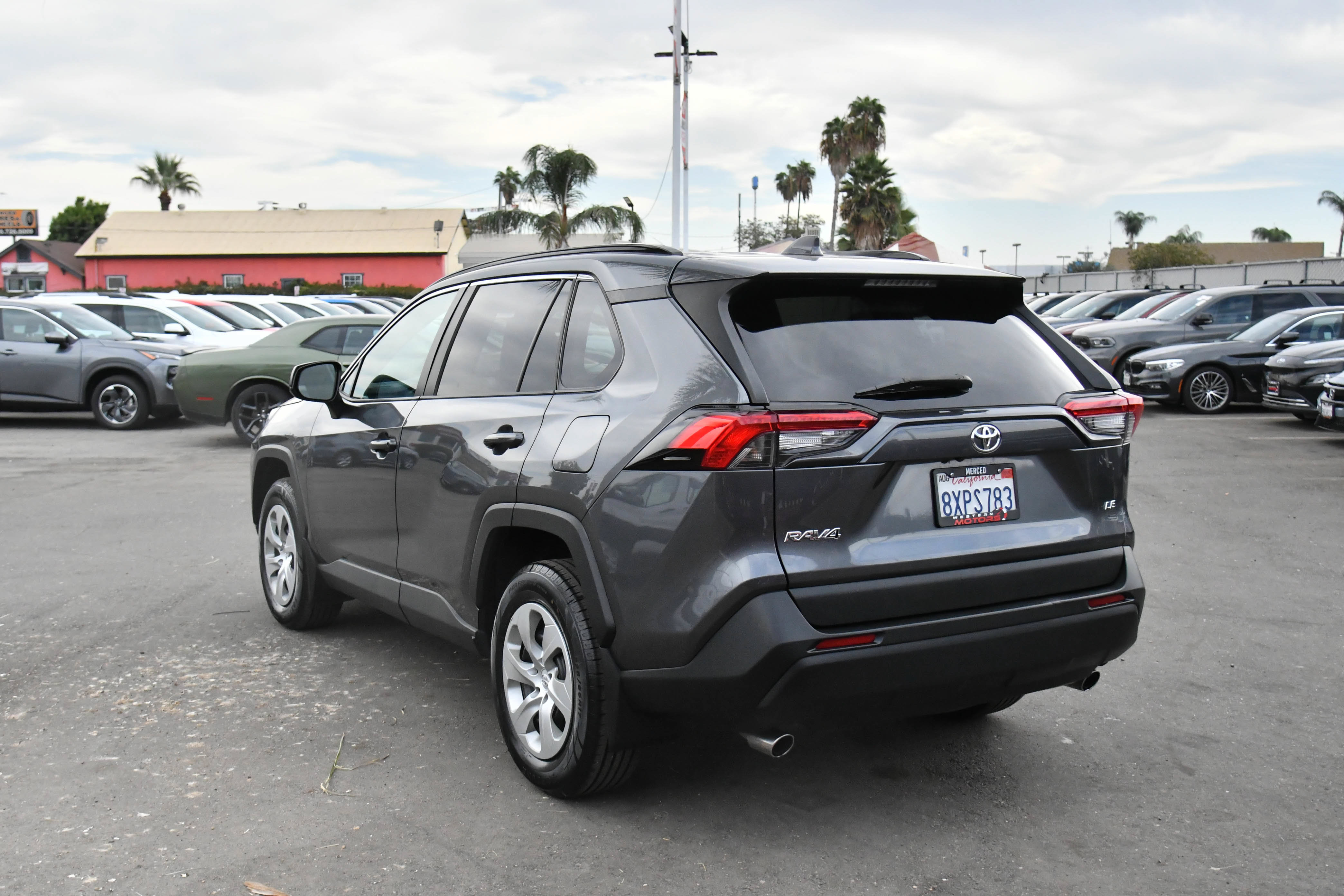Used 2021 Toyota RAV4 LE FWD image 6