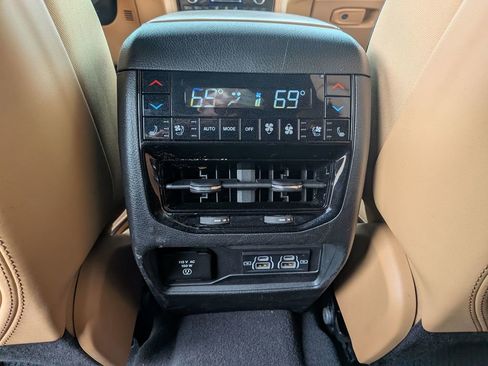 Used 2021 Jeep Grand Cherokee L Summit AWD/4WD image 38