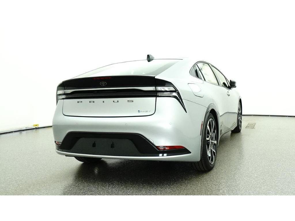 New 2026 Toyota Prius Plug-In Hybrid FWD image 24
