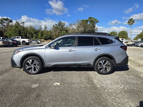 Certified 2022 Subaru Outback Limited image 3