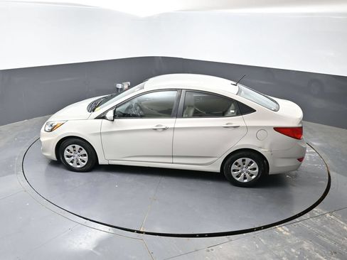 Used 2017 Hyundai Accent SE FWD image 42