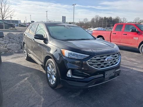 Used 2022 Ford Edge Titanium w/ Equipment Group 301A image 3