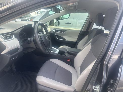 Used 2022 Toyota RAV4 XLE AWD/4WD image 6