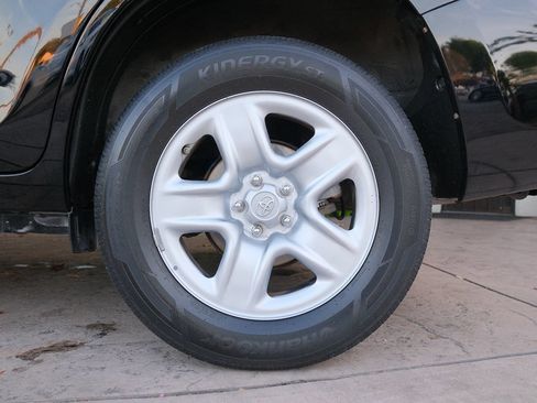 Used 2009 Toyota RAV4 2WD image 39
