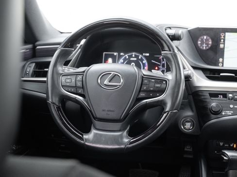 Used 2019 Lexus ES 350 Ultra Luxury image 9
