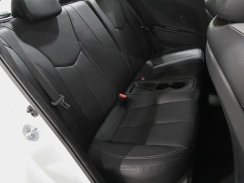 Used 2016 Hyundai Veloster Turbo image 17