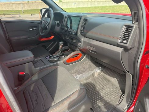 Used 2024 Nissan Frontier Pro-X w/ Pro Convenience Package image 15