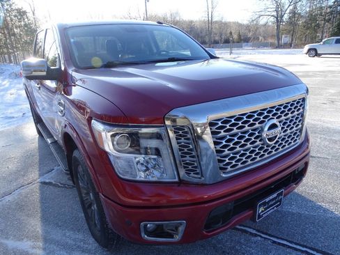 Used 2017 Nissan Titan Platinum Reserve image 4