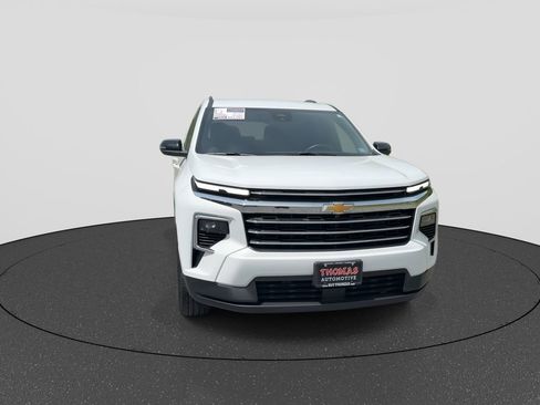 Used 2026 Chevrolet Traverse LT AWD/4WD image 3
