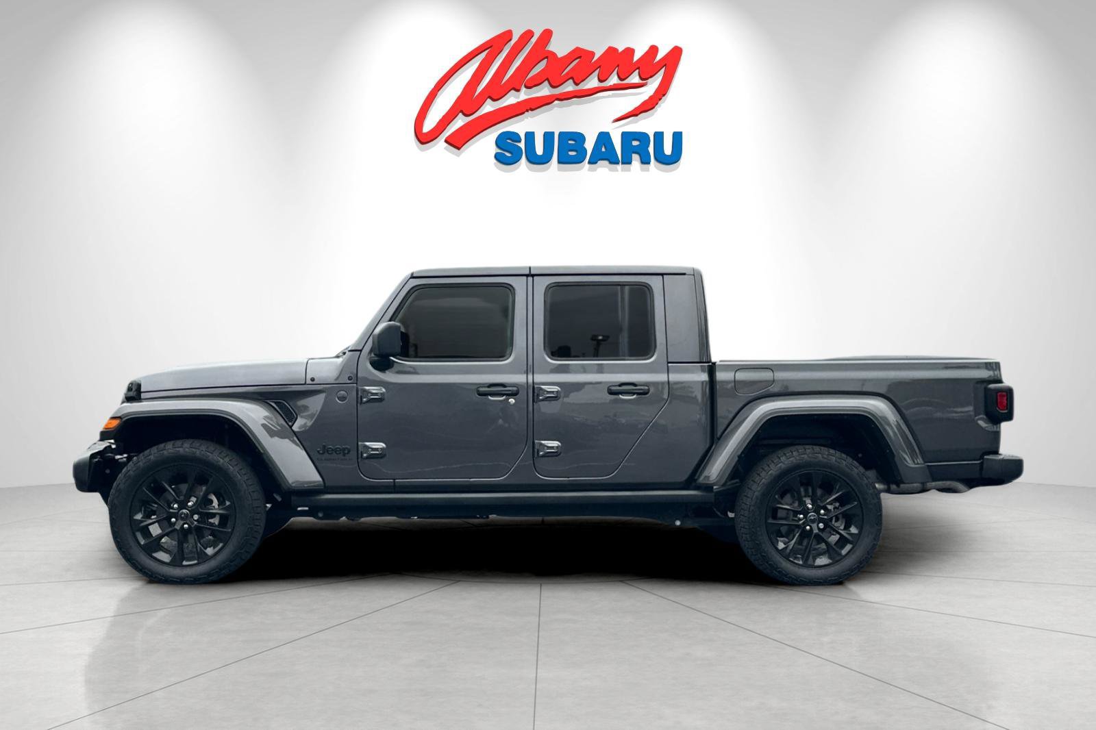 Used 2025 Jeep Gladiator Sport AWD/4WD image 8