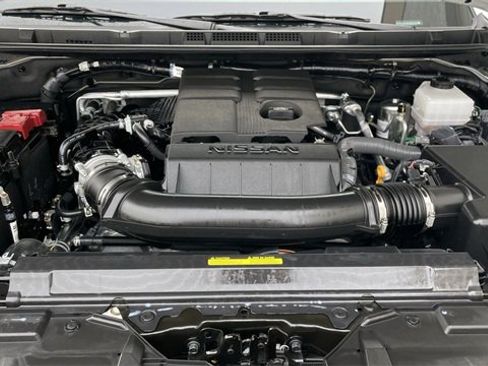 Used 2025 Nissan Frontier SV image 24