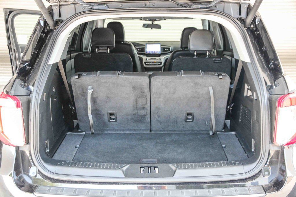 Certified 2023 Ford Explorer XLT w/ Equipment Group 202A RWD image 28