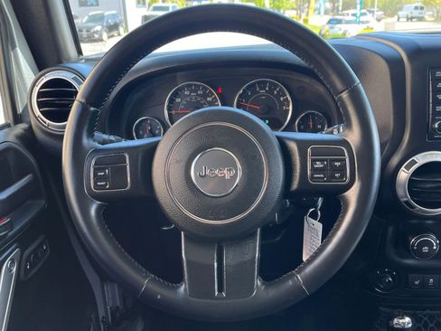 Used 2015 Jeep Wrangler Unlimited Sahara w/ Max Tow Package image 16