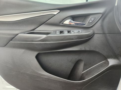 Used 2022 Chevrolet Bolt LT image 17