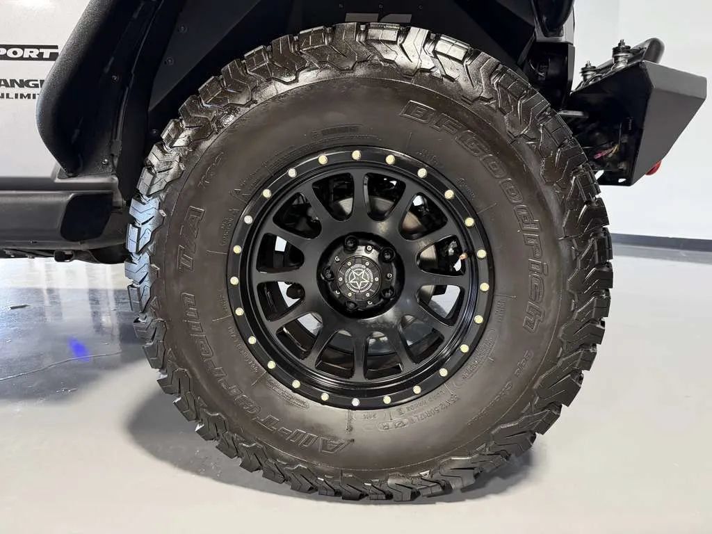 Used 2013 Jeep Wrangler Unlimited Sport AWD/4WD image 8