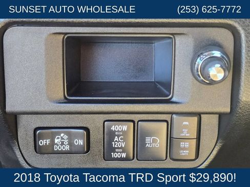 Used 2018 Toyota Tacoma TRD Sport AWD/4WD image 26
