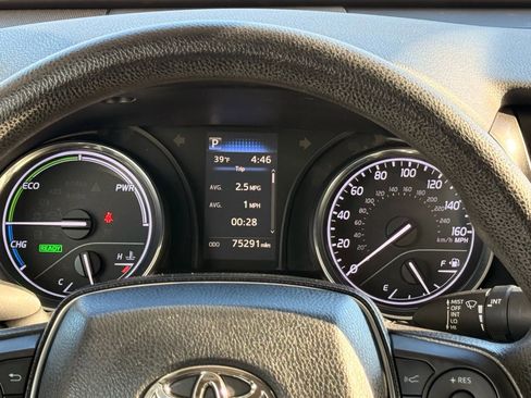 Used 2020 Toyota Camry LE image 35