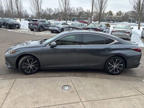 Used 2024 Lexus ES 350 w/ Premium Package FWD image 3