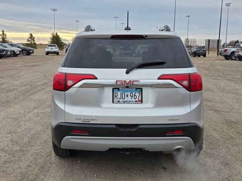 Used 2017 GMC Acadia SLE image 4