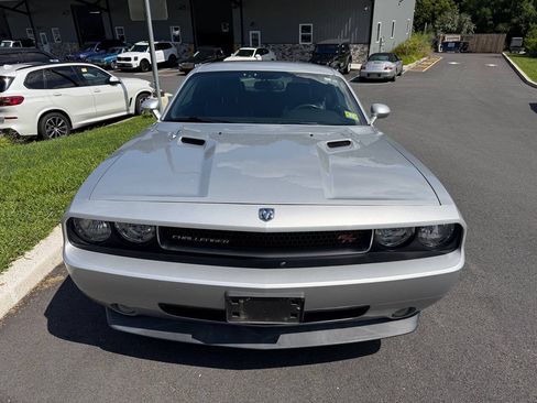 Used 2010 Dodge Challenger R/T RWD image 9
