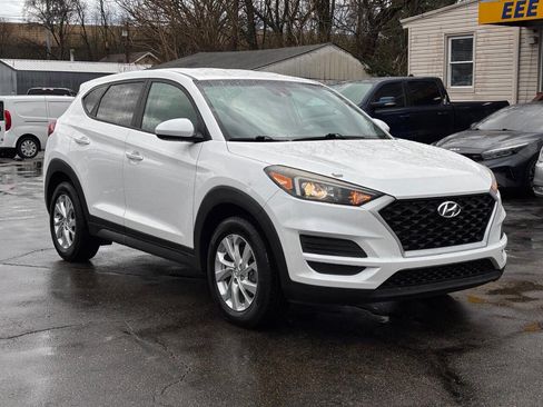 Used 2019 Hyundai Tucson SE image 2