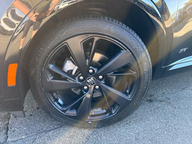 Certified 2024 Buick Envision Sport Touring AWD/4WD image 9