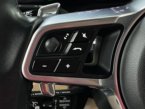 Used 2019 Porsche Cayenne image 9