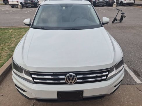 Used 2018 Volkswagen Tiguan SE w/ Panoramic Sunroof Package FWD image 19