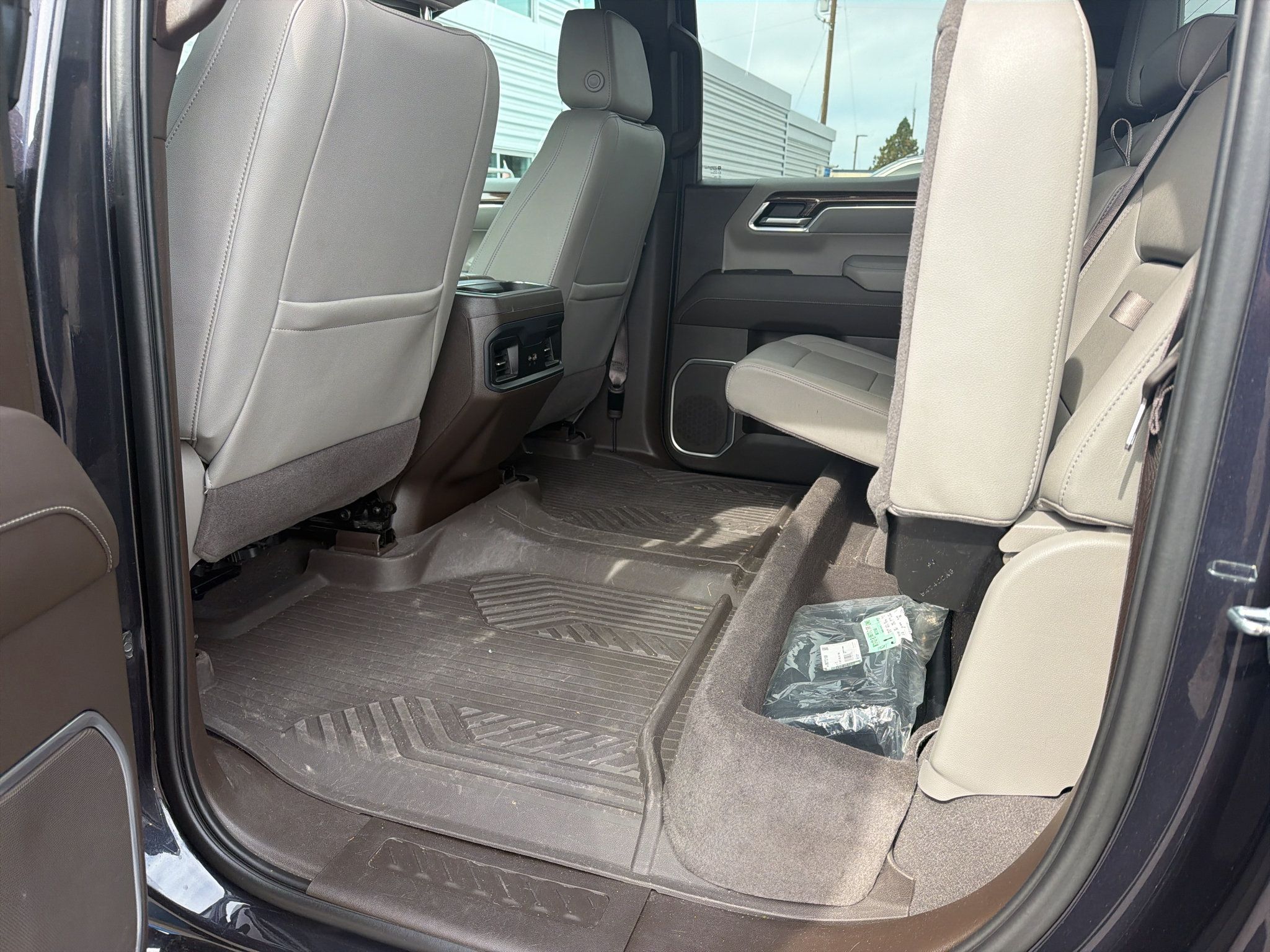 Used 2023 Chevrolet Silverado 1500 LT Trail Boss w/ LT Trail Boss Premium Package AWD/4WD image 10