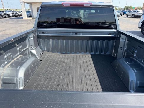Used 2019 Chevrolet Silverado 1500 Custom w/ Custom Convenience Package AWD/4WD image 15