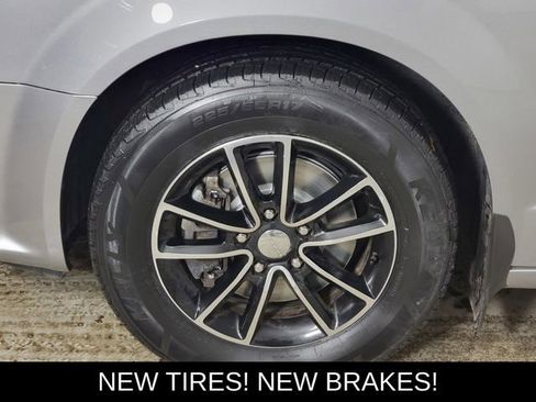 Used 2017 Dodge Grand Caravan SXT w/ Driver Convenience Group image 10