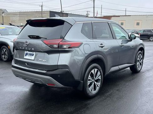 Used 2022 Nissan Rogue SV image 6