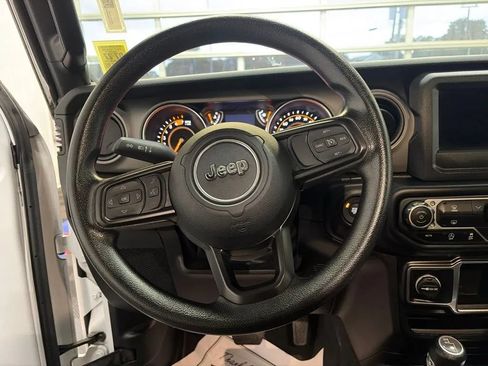Used 2022 Jeep Wrangler Unlimited Sport AWD/4WD image 24