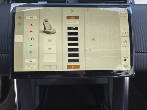 New 2026 Land Rover Discovery Sport Landmark image 24