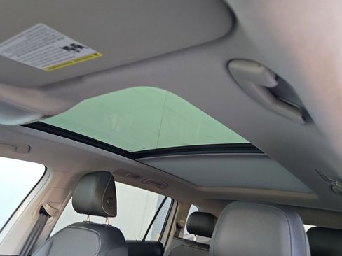 Used 2023 Volkswagen Tiguan SE image 24