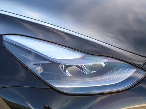 Used 2022 Tesla Model 3 image 8